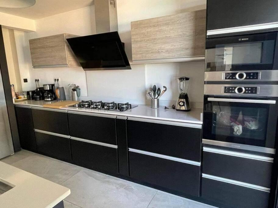 La Villa Jujubes Avec Piscine Chauffee - 5 Chambres Spacieuses Le Bois de Nefles  Dış mekan fotoğraf